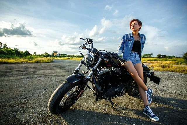 girl representing motorcycle insurance options in Portugal